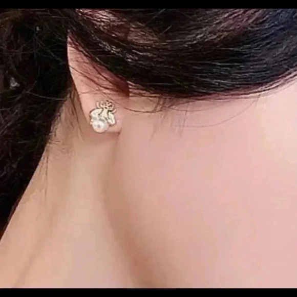 SALE* Crystal Bee Stud Earrings - Picture 3 of 3